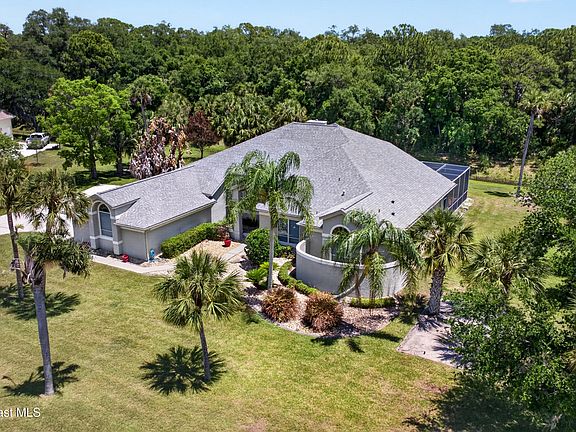 5th image of 900 Bluegrass Ln