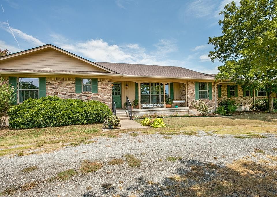 1st image of 1 Hobb Hill Ln