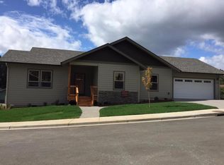 1198 NE Cottage Ln, Grants Pass, OR 97526