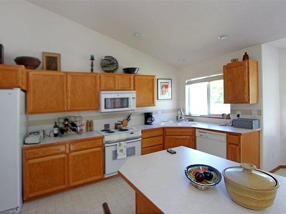 4th image of 311 E Bridlewood Ln