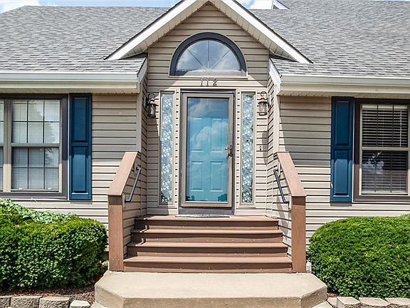 3rd image of 112 Stonebridge Ln
