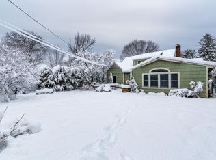 8 Hawthorne Ave, Port Washington, NY 11050