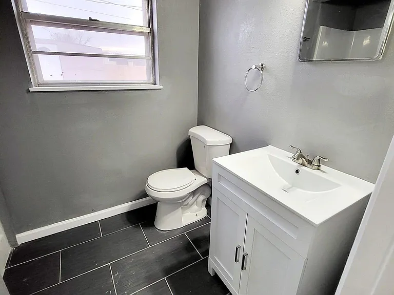 3505 Houston Ave — Photo 27