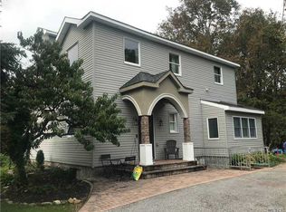971 Karshick St, Bohemia, NY 11716