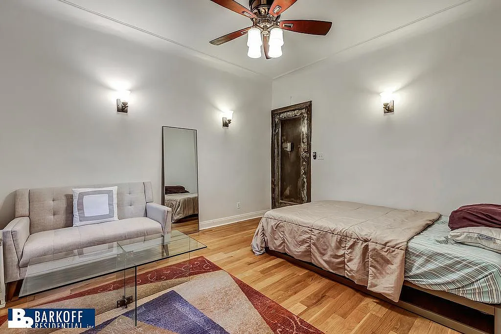 105 East 15th Street — Photo 3