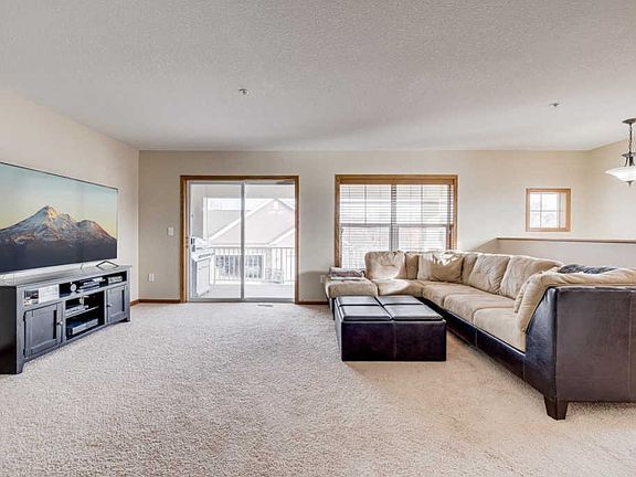 2nd image of 1565 Crawford Dr