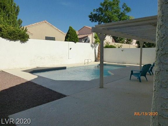 2nd image of 3213 Sabrina Ct