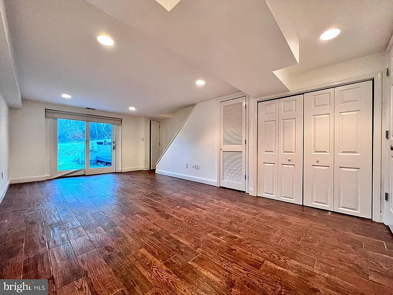 5332 Pooks Hill Rd #304-53 — Photo 5