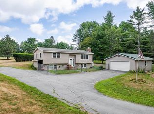 10 Wendy Acres Dr, Hermon, ME 04401