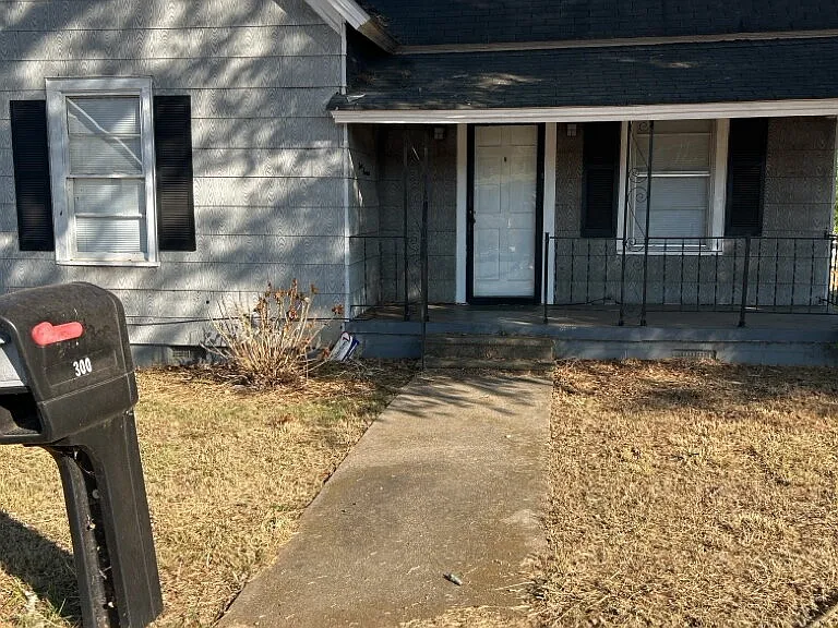 300 Beta St — Photo 2