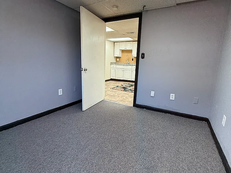 6 Nichols St #3 — Photo 20