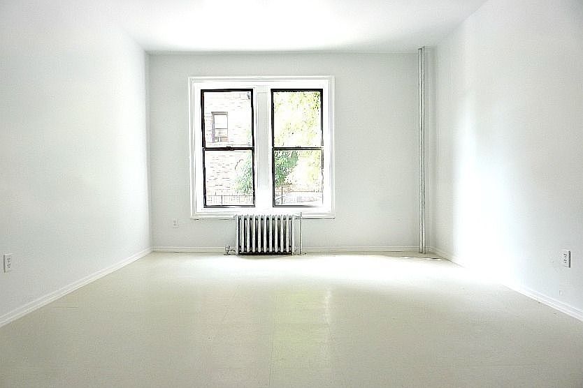 1st image of 2121 Westbury Ct APT 1H