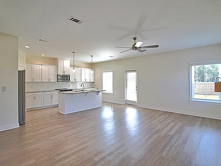 151 Buckingham Dr — Photo 9