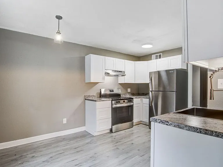 2307 S Fraser St — Photo 7