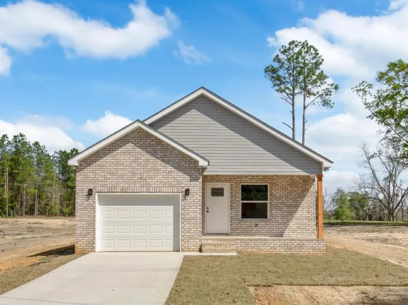 103 Metcalf St, Cottonwood, AL 36320