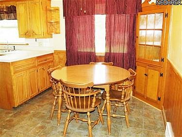 4th image of 410 Colonial Dr