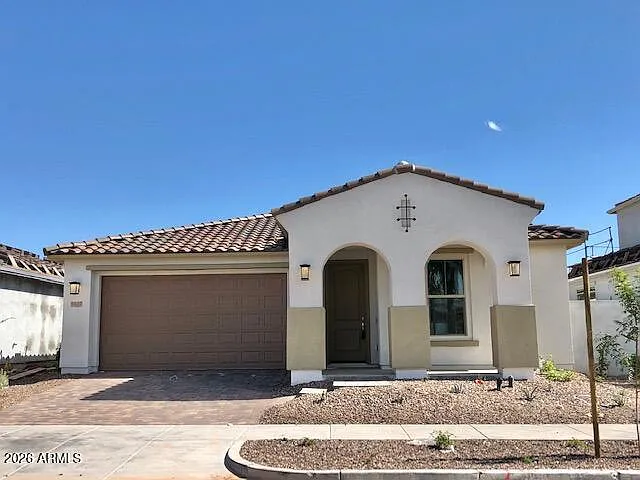 4 bed, 3.0 bath, 2200 sqft, $2,595 — Photo 1