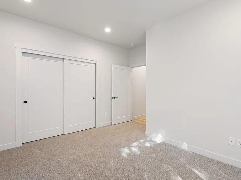 Hidden Hills Condominiums — Photo 33