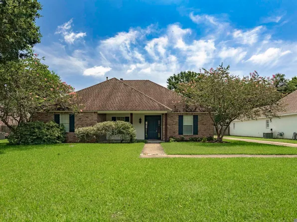 6215 Destrehan Dr, Baton Rouge, LA 70820
