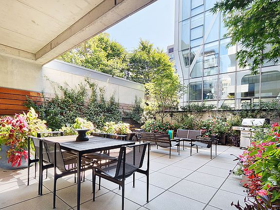 3rd image of 508 W 24th St APT 2S
