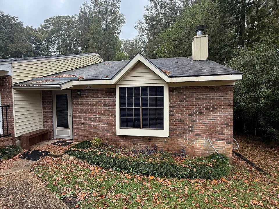 2017 Gardenbrook Ln