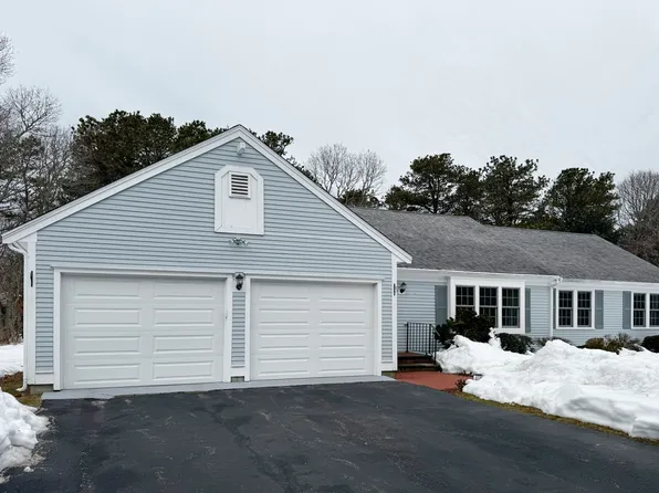 17 Eventide Ln, Hyannis, MA 02601
