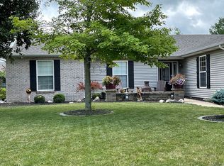911 Lakeshore Dr, Tuscola, IL 61953