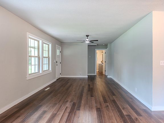5th image of 2147 S Grant Avenue