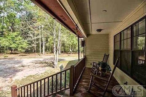 3rd image of 377 Honeysuckle Dr