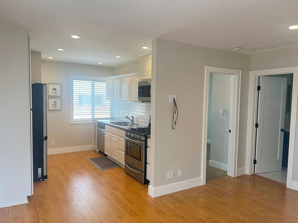 1st image of 441 Tustin Ave