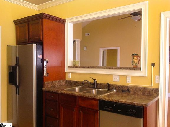 5th image of 14 Belle Terre Ct