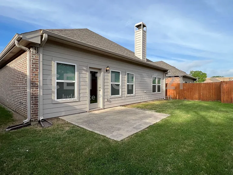 517 Highpark Ct — Photo 13