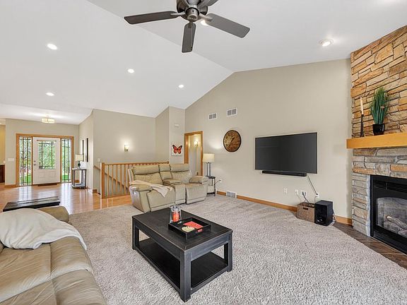 3rd image of 325 Breckenridge Road