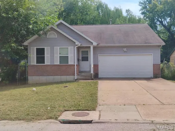 10236 Earl Dr, Saint Louis, MO 63136