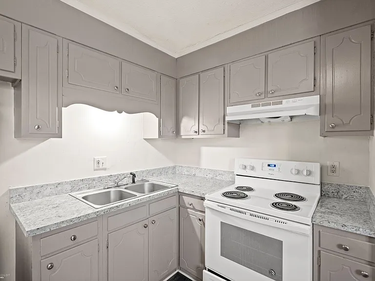 Townhomes @ Humboldt Village — Photo 41