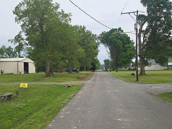 4th image of 128 Chapel Hill Rd