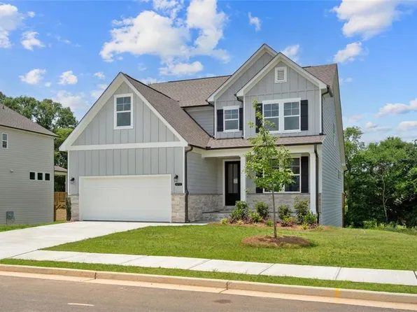 670 Grand Wehunt Dr, Hoschton, GA 30548