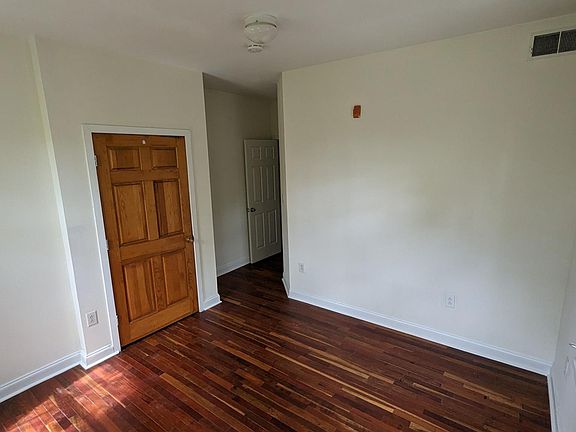2nd image of 4716 Woodland Ave #2F