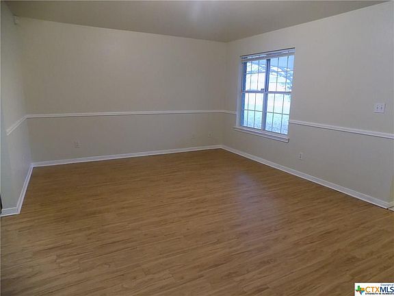 3rd image of 1718 Shady Ln