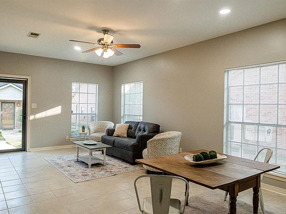 3rd image of 2406 Stone Hollow Drive