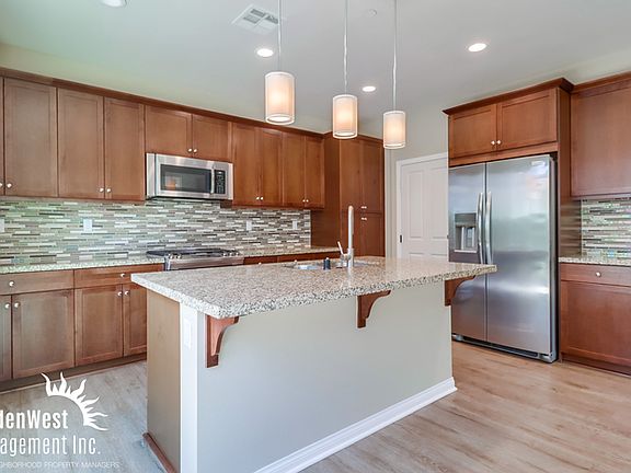 3rd image of 992 18th St #61