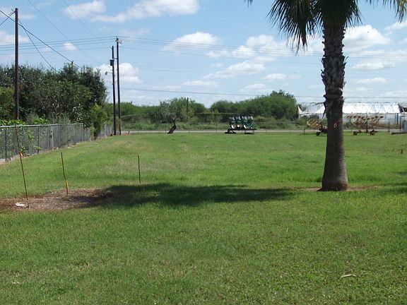 3rd image of 1003-1013 Lozano Dr