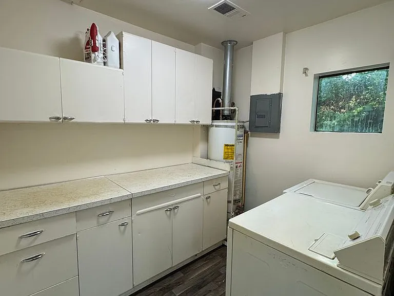 8003 N Wabash Ave — Photo 19