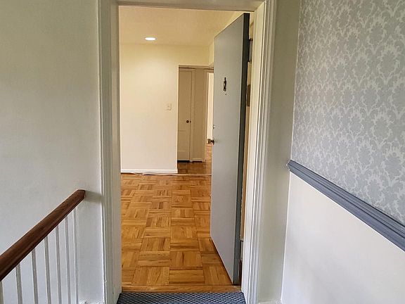 3rd image of 6727 W Wakefield Dr APT B1