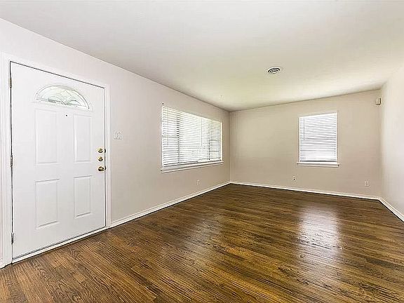 4th image of 2335 Wildoak Dr
