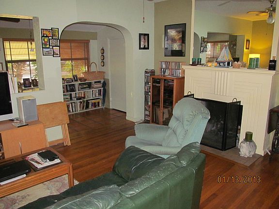 4th image of 424 NE 9th Ave