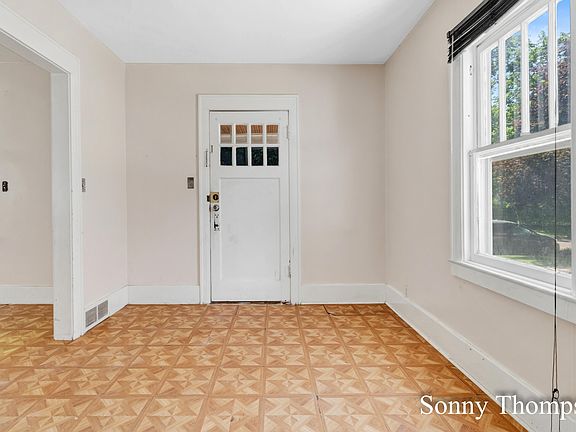 3rd image of 53 Baylis St SW