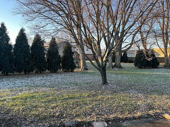 2nd image of 1546 Brookfield Ln #1546