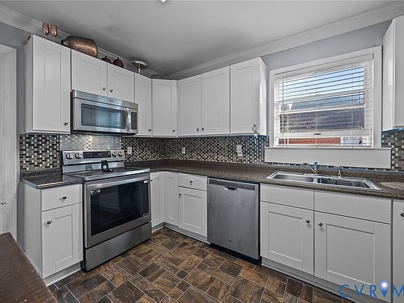 2nd image of 1831 East Blvd
