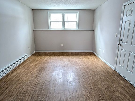 4th image of 137 Hillcrest Ave #44